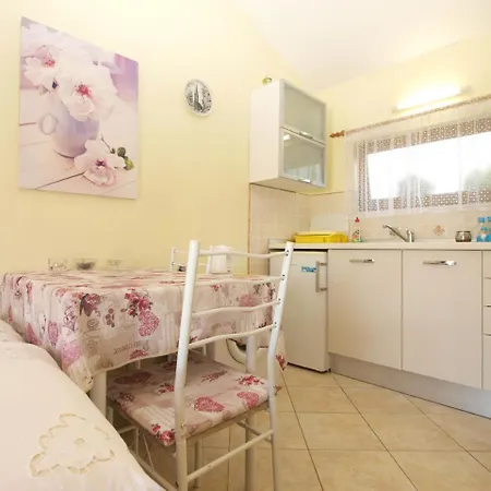 1462 アパート プーラ